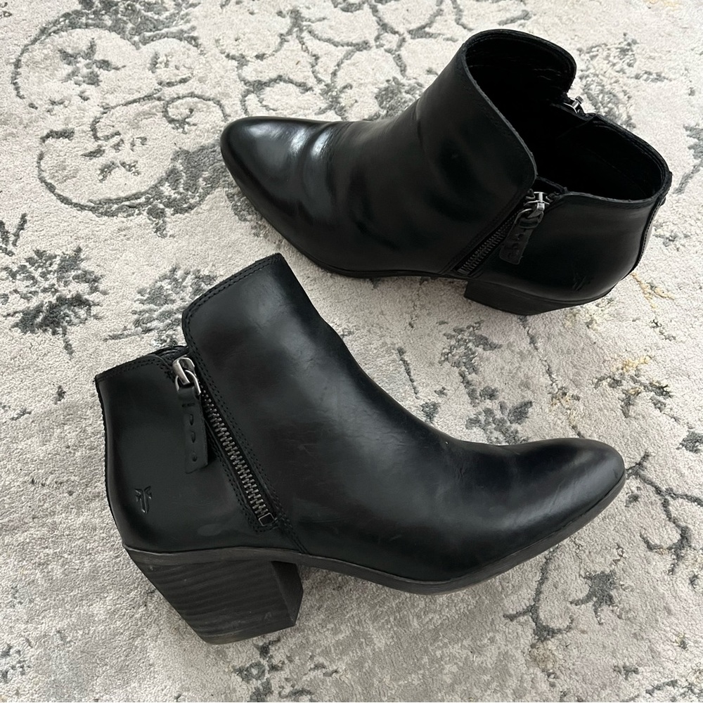 ✖️SOLD✖️Frye Black Ankle Boots Judith Double Zip 7.5